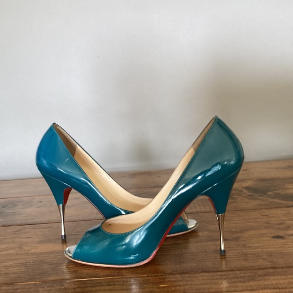 Christian Louboutin Blue Patent Yoyospina 100 Pumps size 40 or a size 9 1/2 - Picture 4 of 12